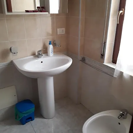 L'aragosta בית הארחה 3*