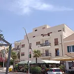 Πανσιόν L'aragosta 3*